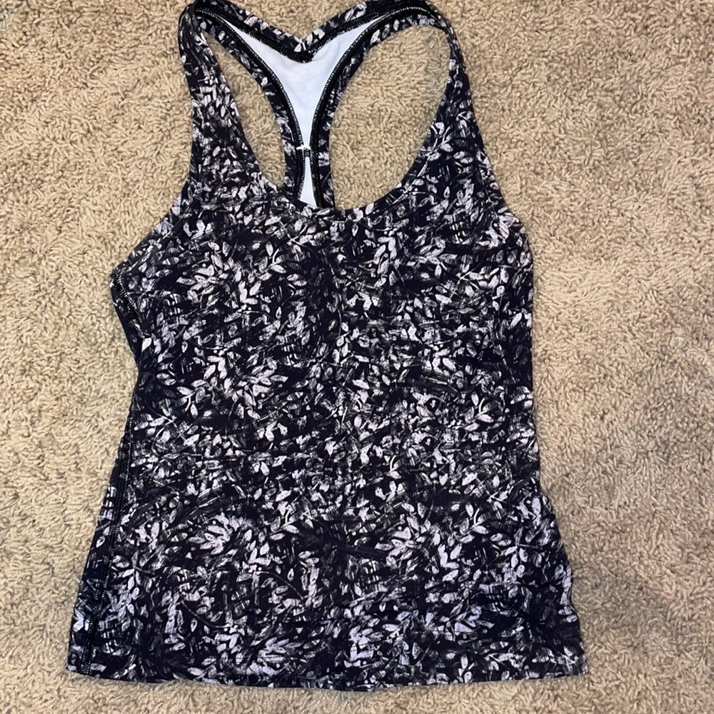 Lululemon cropped tank top